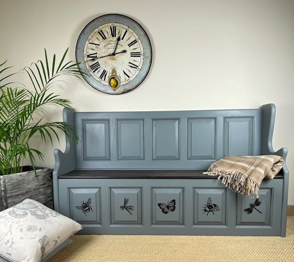 Rustic Style Monks Bench with Storage